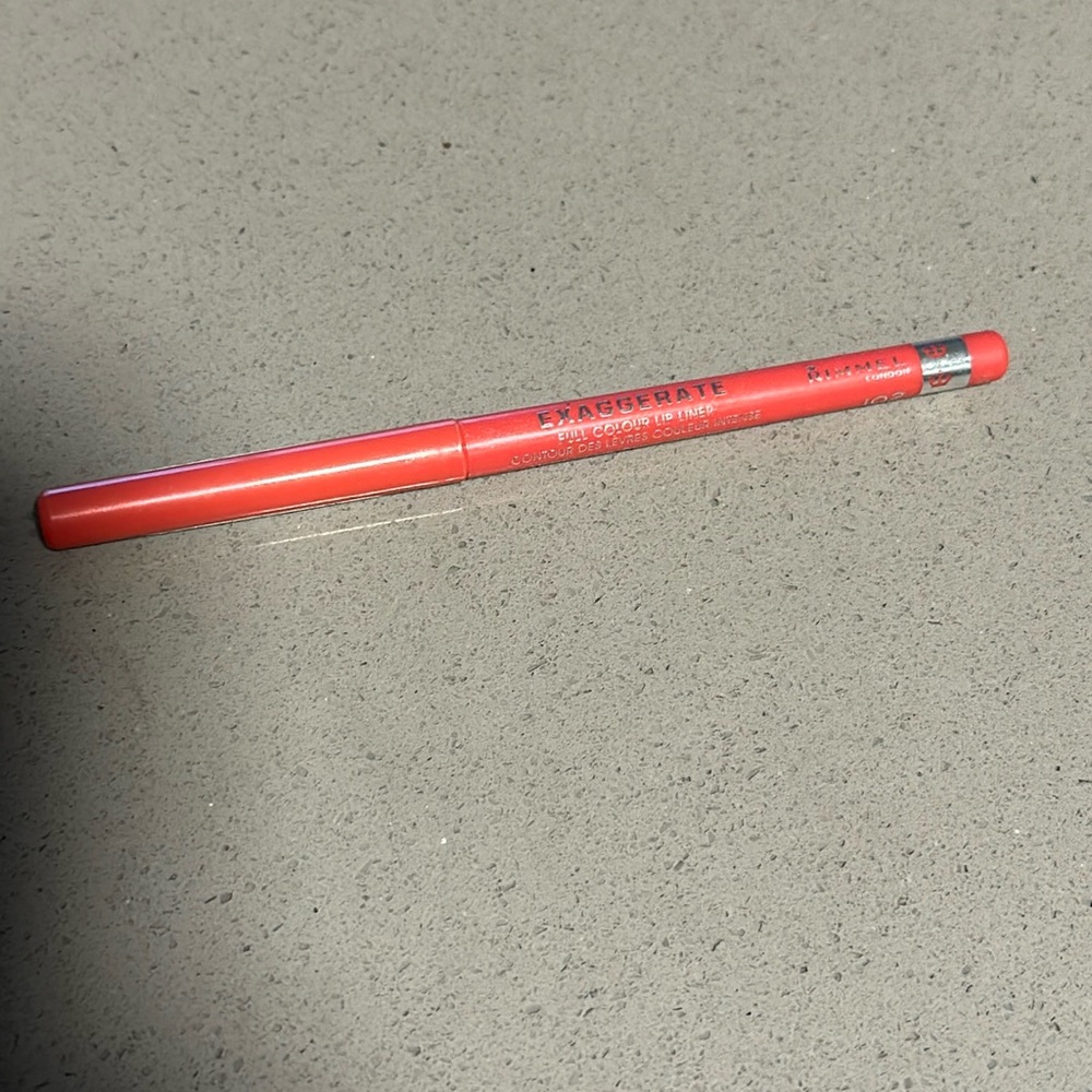 Rimmel Exaggerate full contour lip liner 102 peachy/beachy